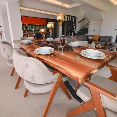 Villa Luxury Life Villas *