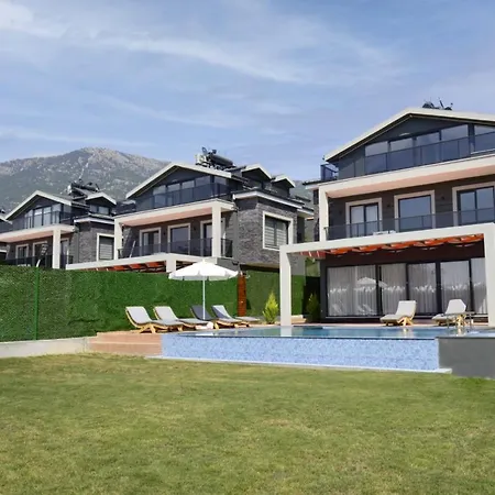 Villa Luxury Life Villas *